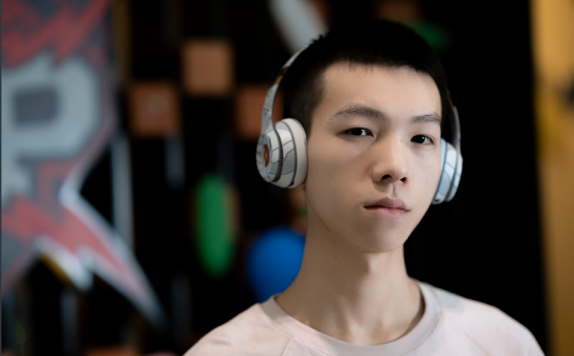 包含剑门雪豹队鏖战东海暴熊队，冲浪联赛小胜，替补奇兵立功。细节处理更胜一筹的词条